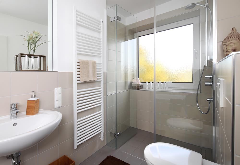 Modernes Badezimmer